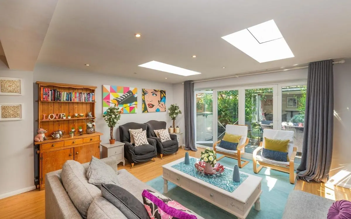 Holiday home Great Large 4Bed House Near Tube Sleeps 7 -Perfect For London Stays United Kingdom
